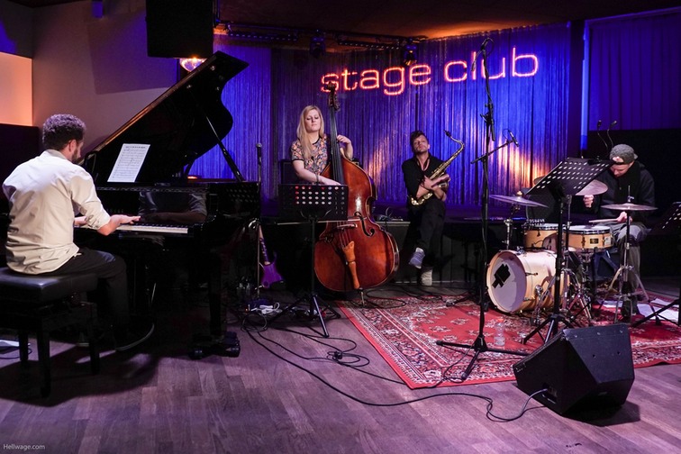 24040088©HELLWAGE-2018