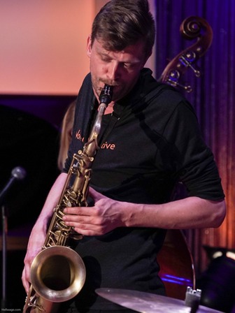 24040098-HELLWAGE-2018